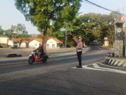 Panit Lantas Polsek Tomo Laksanakan Patroli Rutin Antisipasi Kemacetan dan Laka Lantas.