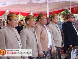 Hadiri Upacara Hari Jadi Rembang Ke-283 Dandim 0720/Rembang Kenakan Blangkon dan Keris.