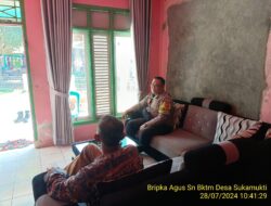 Bripka Agus Sukmana Sambangi Warga untuk Jaga silaturahmi untuk mendekatkan diri kepada warga masyarakat