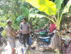 Anggota Bhabinkamtibmas Polsek Tanjungkerta Berikan Himbauan Kamtibmas kepada masyarakat Terkait Bahayanya Perjudian Online di Wilayah Tanjungkerta