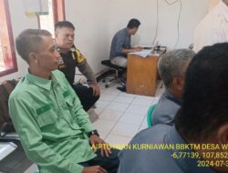 Aiptu Iwan Kurniawan bersama Bripka Dani Santika melaksanakan sambang/silatrahmi Kamtibmas