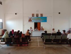 Bhabinkamtibmas desa Sirnamulya Monitoring Penyaluran Bantuan langsung tunai ( BLT) dana desa