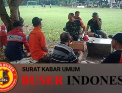 Babinsa Komsos Dengan Warga Dan Pantau Wilayah Binaan