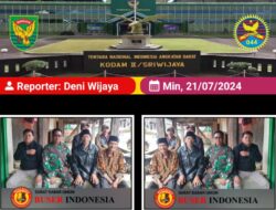 Komsos Dengan Warga, Babinsa Koramil juga Rutin Pantau Wilayah Binaan