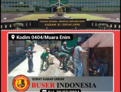 Babinsa Koramil 404-06/Semende Manfaatkan Waktu Istirahat, Komsos dengan Pekerja Bangunan