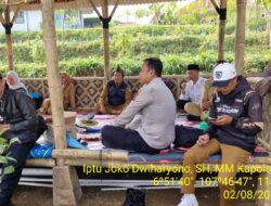Polsek Sukasari melaksanakan kegiatan Jumat Curhat untuk menampung aspirasi warga dan meningkatkan kinerja Polri sebagai pelindung dan pengayom masyarakat.