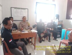 Bripka Ade Mulyana Bhabinkamtibmas Desa Cikaramas Melaksanakan Sambang di Kantor PPS Desa Cikaramas, Kecamatan Tanjungmedar