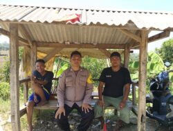 Silaturahmi dengan Warga Binaan Bhabinkamtibmas Desa Marongge Berikan Pesan-pesan Kamtibmas.