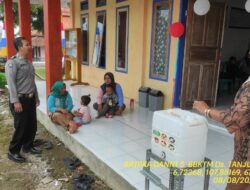 Bripka Dani Santika sambangi warga masyarakat serta dumas keliling dalam rangka BEYOND TRUST PRESISI di wilayah Kec. Tanjungmedar