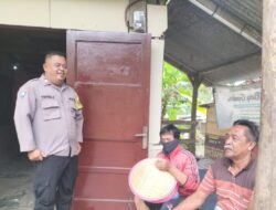 Bhabinkamtibmas Desa Tanjungmekar Sambangi Warga Desa Binaanya