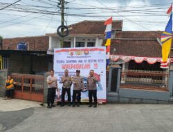 Pemasangan Baligo Himbauan Waspada Pencurian oleh Kapolsek Tanjungkerta di Wilayah Hukum Polsek Tanjungkerta