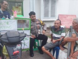 Anggota Bhabinkamtibmas Polsek Tanjungkerta Berikan Himbauan Kamtibmas kepada masyarakat Terkait Bahayanya Perjudian Online di Wilayah Tanjungkerta