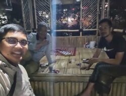 Bhabinkamtibmas Desa Padasuka Brigadir Novan G Dipraja Kontrol Pos Kamling