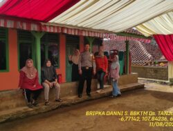 Bripka Dani Santika sambangi warga masyarakat serta dumas keliling dalam rangka BEYOND TRUST PRESISI di wilayah Kec. Tanjungmedar