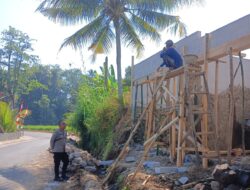 Bhabinkamtibmas Sambangi Warga Desa Tanjungmulya