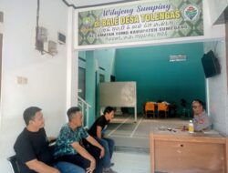 Silaturahmi Kamtibmas Kapolsek Tomo di Balai Desa Tolengas.