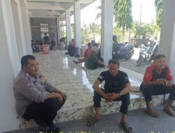 Bhabinkamtibmas Polsek Tomo Silaturahmi Sambangi Kantor Desa Mekarwangi.