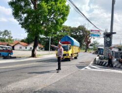 Panit Lantas Polsek Tomo Laksanakan Patroli Rutin Antisipasi Kemacetan dan Laka Lantas.