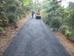 Pengaspalan di Desa Watu Agung Mendapat Respon Positif dari  Masyarakat 