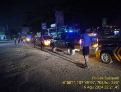Anggota Unit Samapta Polsek Sukasari Laksanakan Patroli KRYD Blue Light / Malam hari gabungan zona 1 di Wilayah Kecamatan cimanggung Kabupaten Sumedang