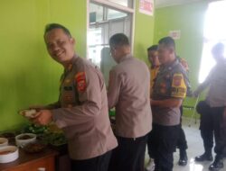 Kapolsek Sumedang Utara AKP. KIKI HARTAKI KADARUSTAMIM S.Pd., M.H Beserta Anggot Laksanakan Giat Safari Jumat Bersih Di Kelurahan Situ