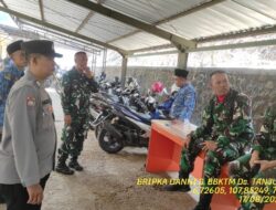 Untuk menjaga Sinergitas TNI/POLRI, Bhabinkamtibmas bersama Babinsa melaksnakan sambang/silaturahmi Kamtibmas