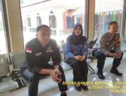 Bripka Dani Santika sambangi warga masyarakat serta dumas keliling dalam rangka BEYOND TRUST PRESISI di wilayah Kec. Tanjungmedar