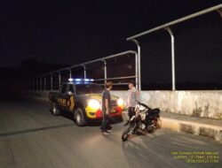 Anggota Unit Samapta Polsek Sukasari Laksanakan Patroli KRYD Blue Light / Malam hari di Wilayah Kecamatan Sukasari Kabupaten Sumedang