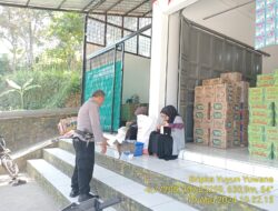 Bripka Yuyun Yuwana melaksanakan sambang/silatrahmi Kamtibmas dan dumas keliling dalam rangka BEYOND TRUST PRESISI di wilayah Kec. Tanjungmedar