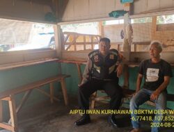 Bripka Dani Santika melaksanakan sambang/silatrahmi Kamtibmas ke aparatur desa Tanjungmedar.