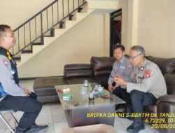 Aiptu Dasep bersama Bripka Dani Santika sambangi aparatur Desa Tanjungmedar