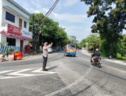 Panit Lantas Polsek Tomo Laksanakan Patroli Rutin Antisipasi Kemacetan dan Laka Lantas.