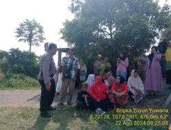 Bripka Yuyun Yuwana melaksanakan sambang/silatrahmi kamtibmas ke warga masyarakat