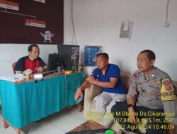 Bripka Ade Mulyana Bhabinkamtibmas Desa Cikaramas Melaksanakan Sambang di Kantor PPS Desa Cikaramas, Kecamatan Tanjungmedar