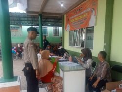 Bhabinkamtibmas Desa Margamukti Monitoring Pembagian Bantuan Nutrisi Tambahan Bagi Balita Stunting Dari BKKBN