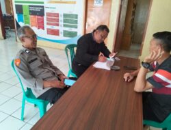 Aiptu Dasep Nasrudin bersama Kanit Intelkam Aipda Vera Kusnandar melaksanakan giat koordinasi dan komunikasi dengan Panitia Pemungutan Suara (PPS) Desa Wargaluyu
