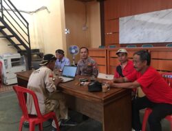 Bhabinkamtibmas Polsek Tanjungkerta melaksanakan giat sambang Pemerintah Desa Cigentur