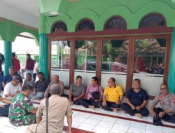 Kapolsek Tomo Laksanakan Program Jumat Curhat di Masjid Nurul Iman Desa Tomo.
