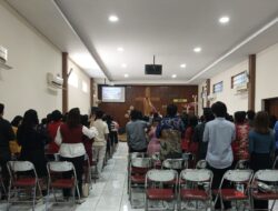 Kapolsek Sumedang Utara AKP Kiki Hartaki Kadarustamim S.Pd., M.H Monitoring Kegiatan Ibadah Kebaktian Rutin Minggu Pagi