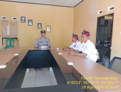 Kapolsek Tanjungmedar Sosialisasikan Pemilihan Gubernur dan Bupati 2024 kepada Warga Desa Tanjungmedar