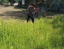 Bhabinkamtibmas Desa Awilega Sambangi Warga Desa Binaanya