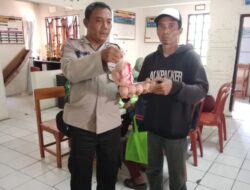 Kanit Binmas Laksanakan Monitoring Pendistribusian Bantuan Pangan di Desa Cipanas