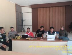 Aiptu Iwan Kurniawan Bhabinkamtibmas Polsek Tanjungmedar Polres Sumedang sambangi Kantor Desa Wargaluyu