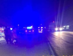 Antisipasi Kriminal pada Malam hari, Samapta Polsek Tomo laksanakan Patroli “Blue Light”