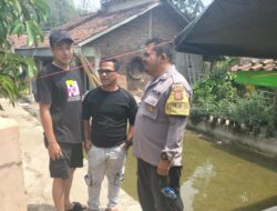 Anggota Bhabinkamtibmas Polsek Tanjungkerta Berikan Himbauan Kamtibmas kepada masyarakat Terkait Bahayanya Perjudian Online di Wilayah Tanjungkerta