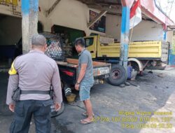Aiptu Aceng, SH bersama Bripka Yuyun Yuwana melaksanakan sambang/silatrahmi kamtibmas ke warga masyarakat