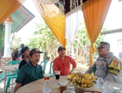Pererat Silaturahmi Bripka Hadid Bhabinkamtibmas Desa Kedung Pengawas Kunjungi Warga di Wilayah Binaannya