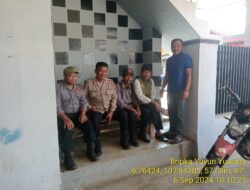 Aiptu Nana Sujana bersama Bripka Yuyun Yuwana melaksanakan sambang/silatrahmi Kamtibmas dan dumas keliling dalam rangka BEYOND TRUST PRESISI