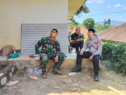 Bhabinkamtibmas Desa Genteng Melaksanakan Giat Sambang Dan Silaturahmi Kepada Warga masyarakat
