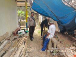 Aipda Tata Sasmita bersama Bripka Agus Sukmana dan Bripda Farizal Laksanakan Sambang Kamtibmas dan Dumas Keliling di Tanjungmedar dalam Rangka BEYOND TRUST PRESISI
